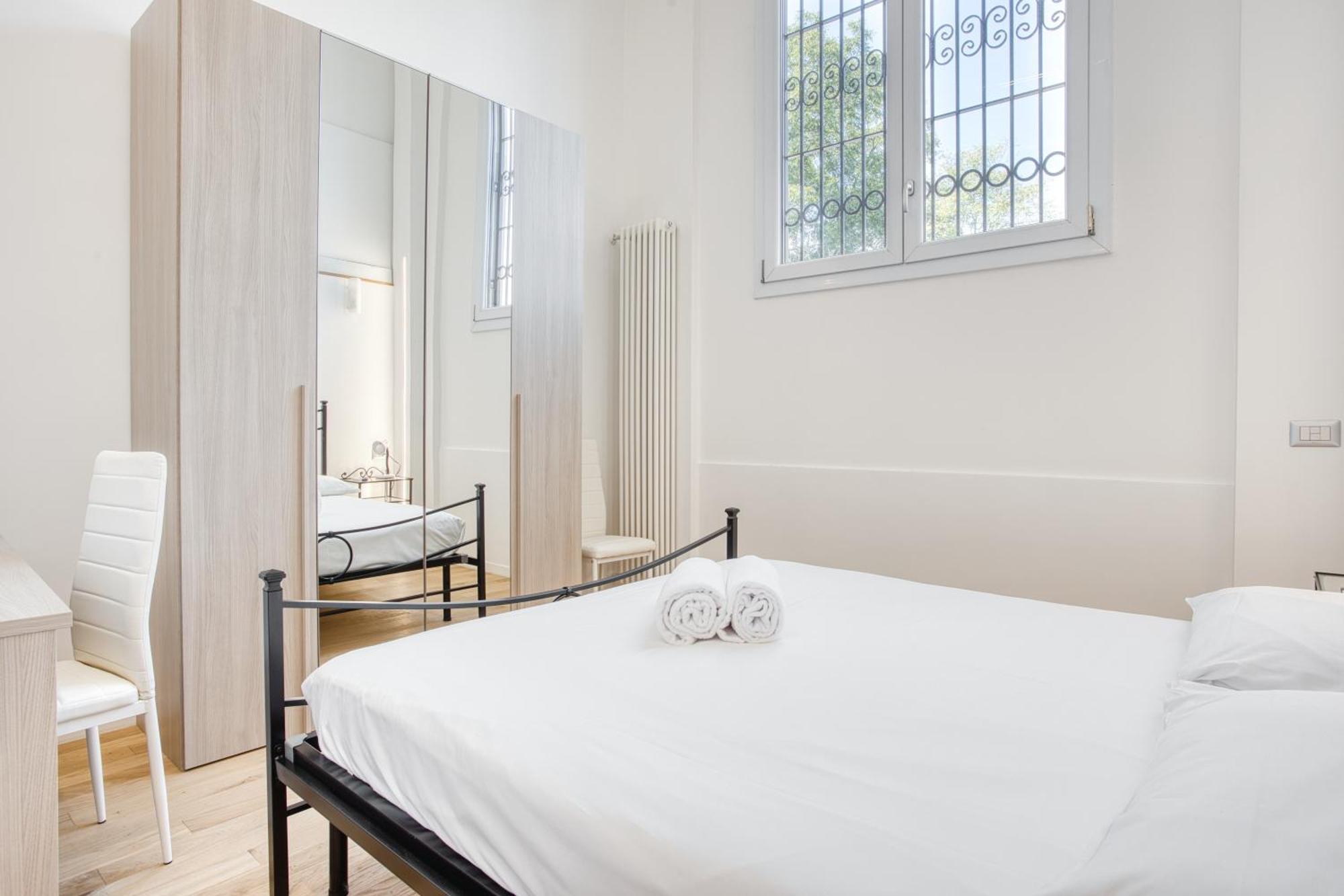 Apartment Walk To Navigli - Via Gola - 2 Bedrooms Mailand